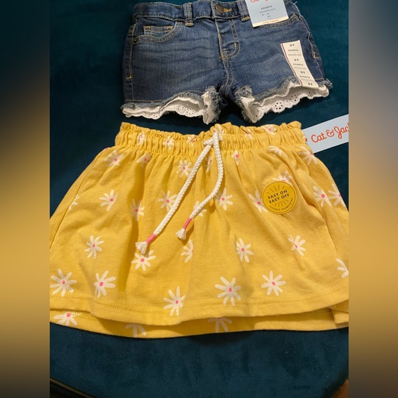 Cat & Jack Other - Cat & Jack Set of 2 Shorts & Skorts